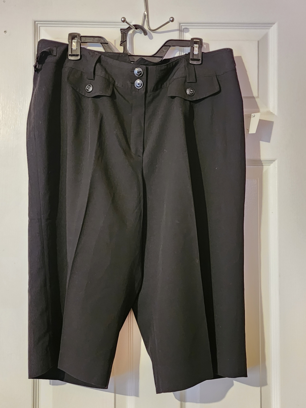 NWT Larry Levine Woman Black Stretch Bermuda City Shorts Size 18W Plus